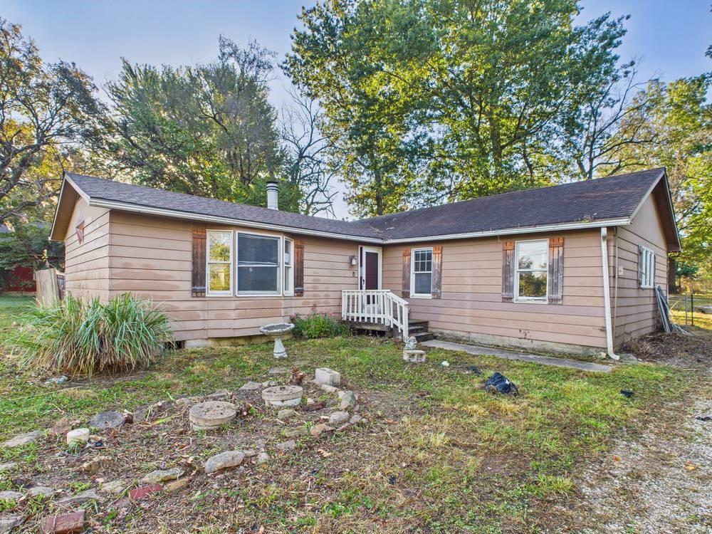 2280 Jayhawk Road Fort Scott, KS 66701 - Photo 4 of 41