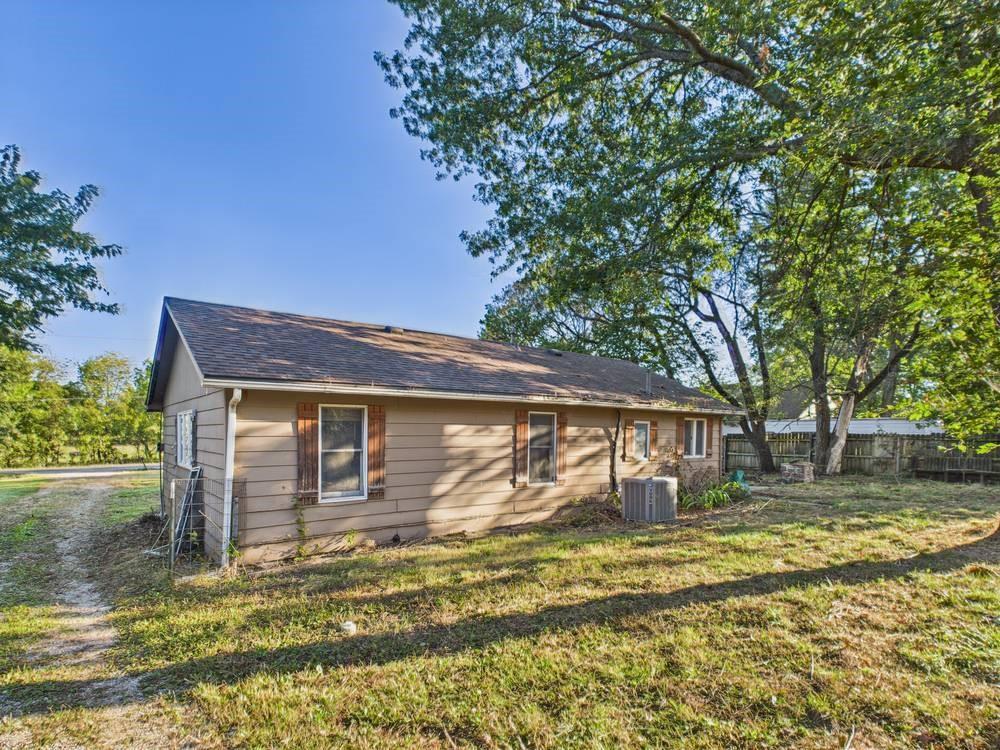 2280 Jayhawk Road Fort Scott, KS 66701 - Photo 5 of 41