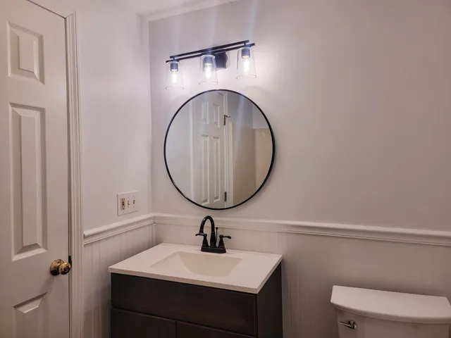 $2,350 | 713 Central Avenue, Unit 3, Dover, NH 03820