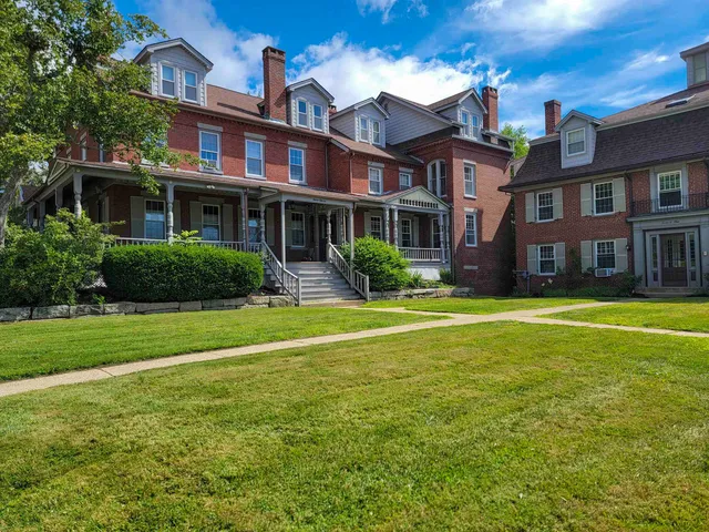 $2,350 | 713 Central Avenue, Unit 3, Dover, NH 03820