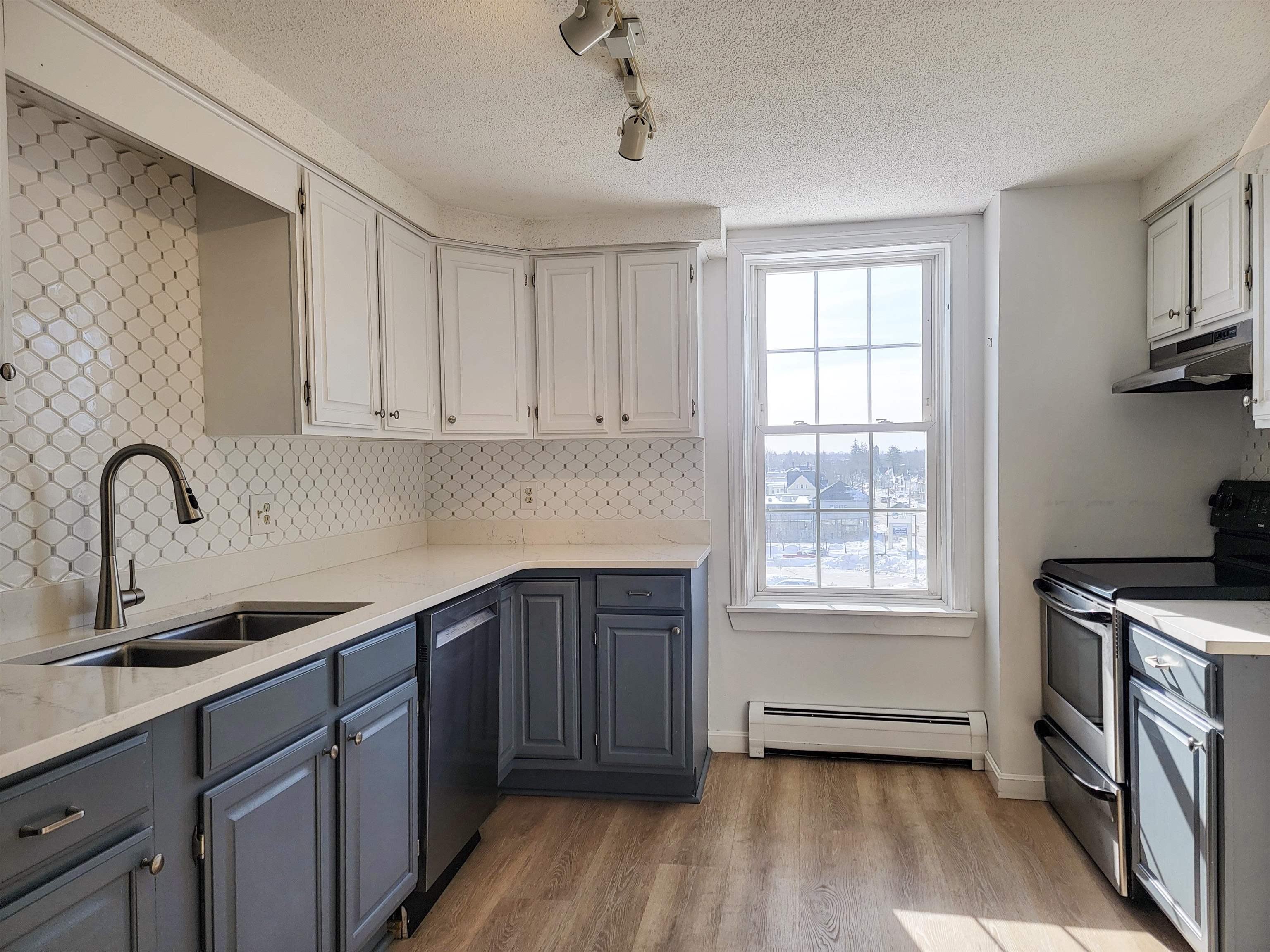 713 Central Avenue, Unit 3 Dover, NH 03820 - Photo 5 of 33