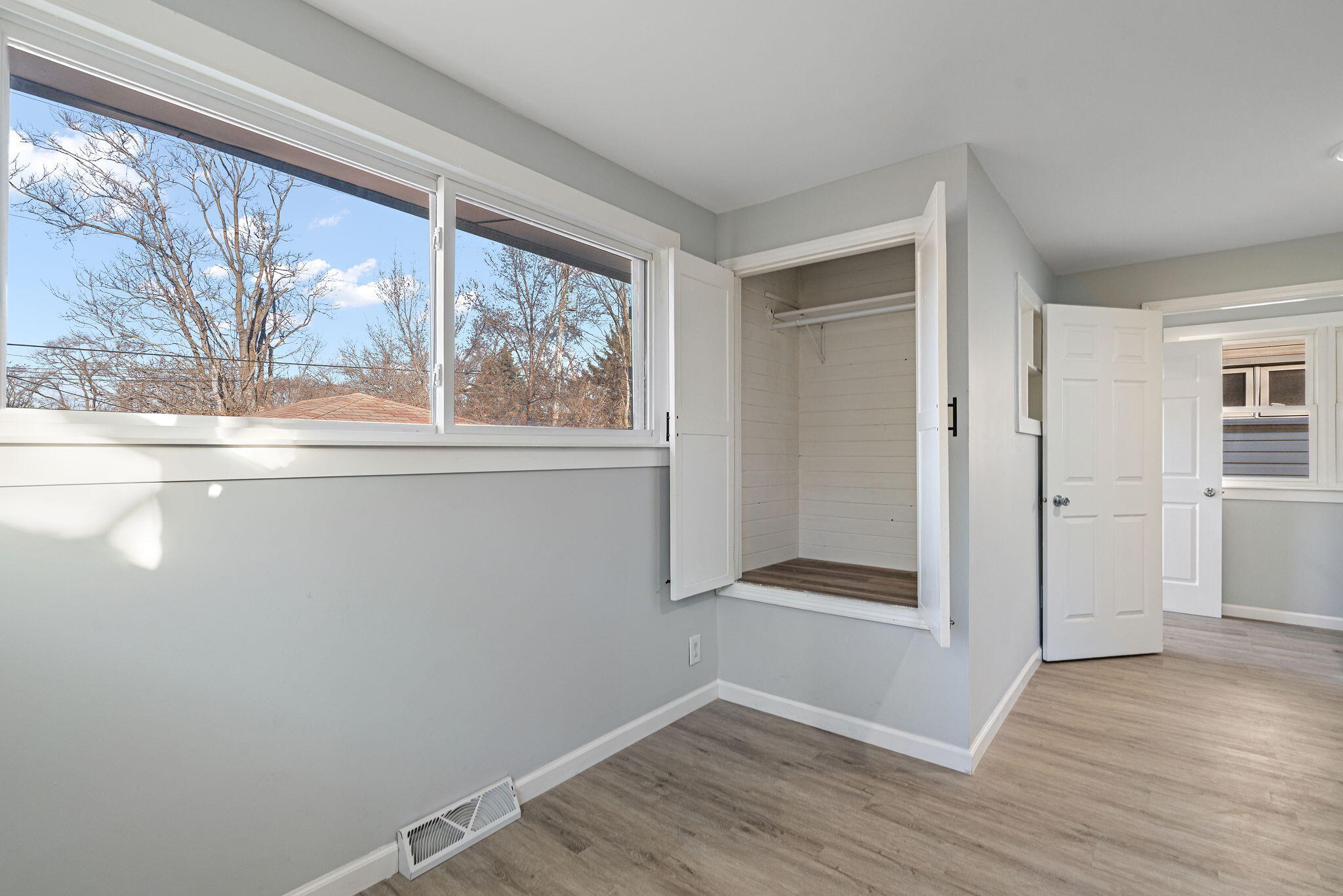 824 Johnson Street Gary, IN 46402 - Photo 16 of 25 2048x1368