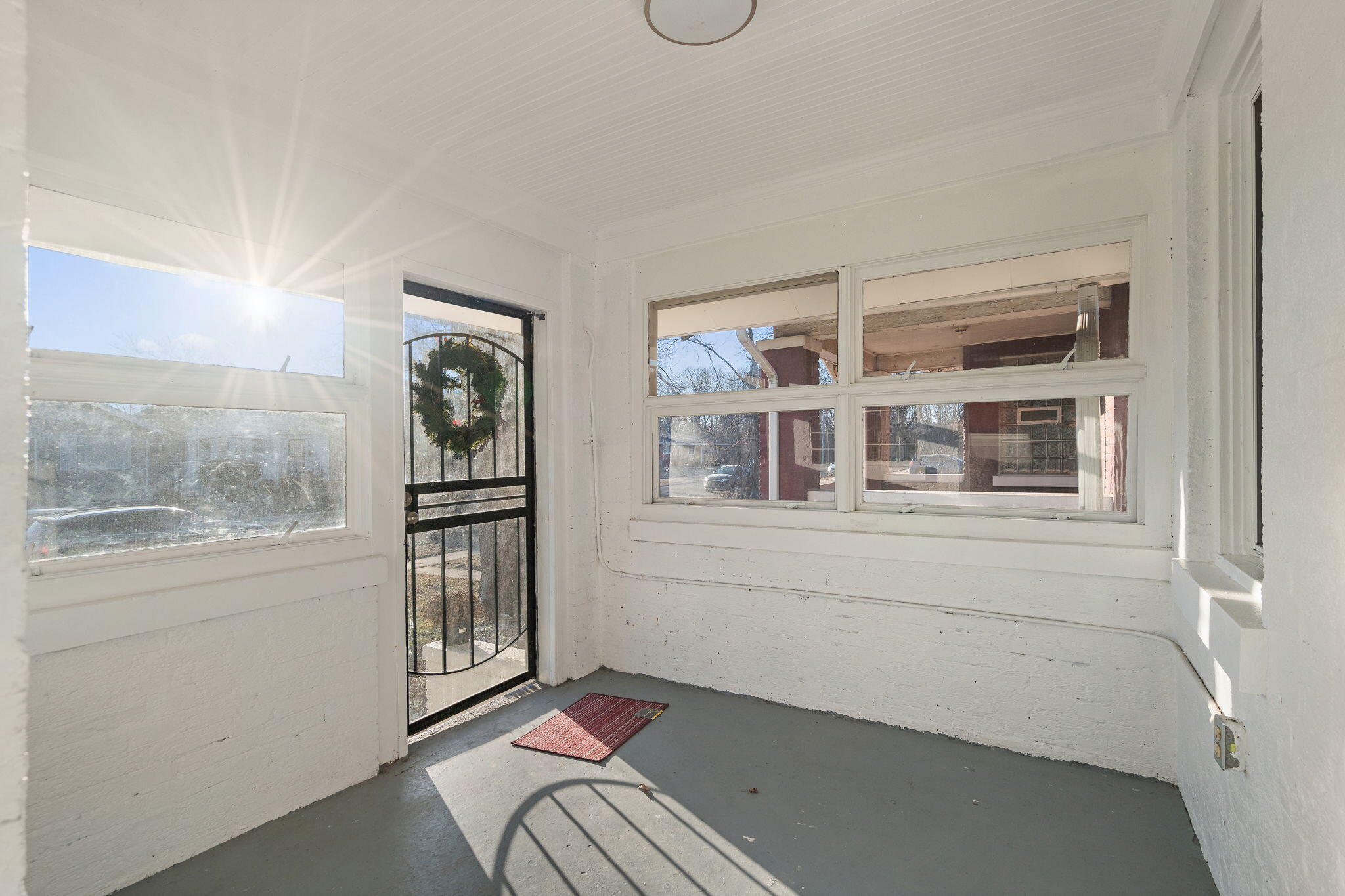 824 Johnson Street Gary, IN 46402 - Photo 3 of 25 2048x1365