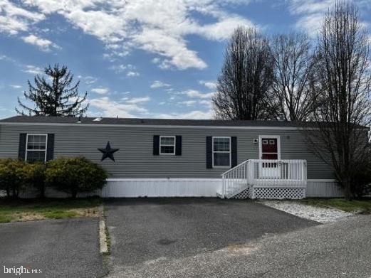2 New Bridge Road, Unit D10 Salem, NJ 08079 - Photo 1 of 18 parking area
