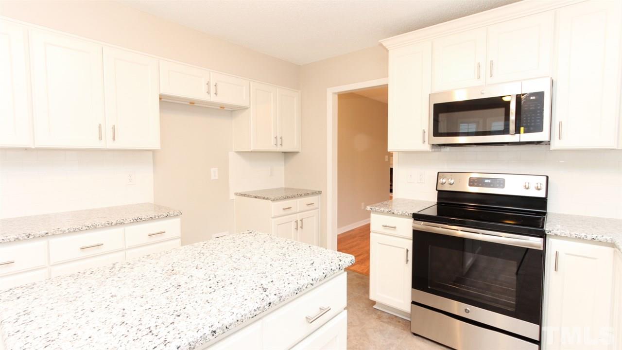 11209 North Radner Way Raleigh, NC 27613 - Photo 5 of 25