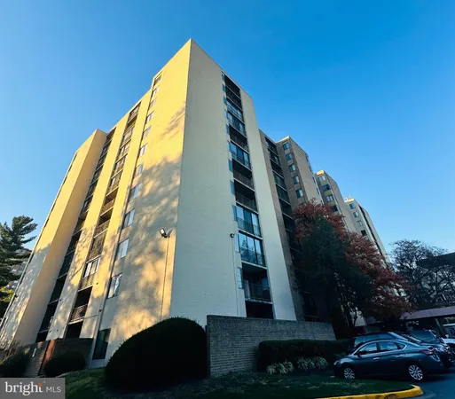 a view of a large multi story building