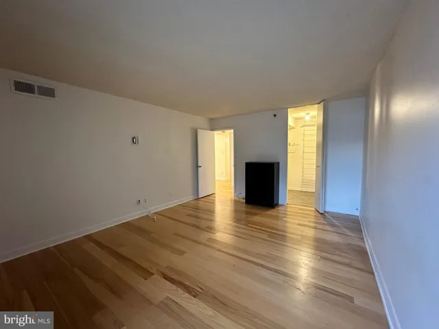 $169,990 | 9200 Edwards Way, Unit 916, Hyattsville, MD 20783