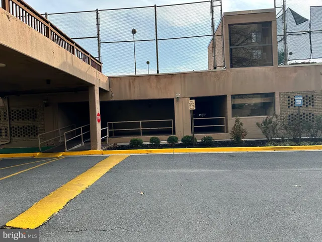 $169,990 | 9200 Edwards Way, Unit 916, Hyattsville, MD 20783