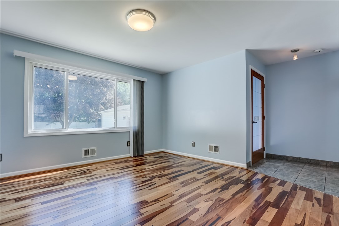 96 Doris Road Irondequoit, NY 14622 - Photo 17 of 35