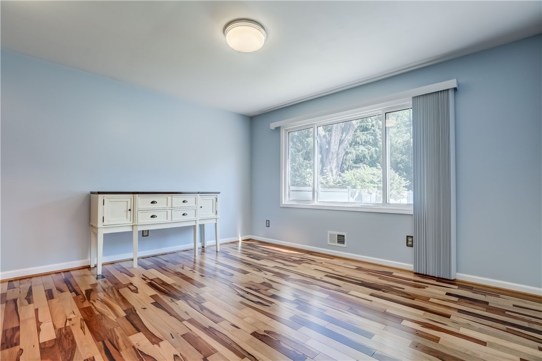 96 Doris Road Irondequoit, NY 14622 - Photo 18 of 35