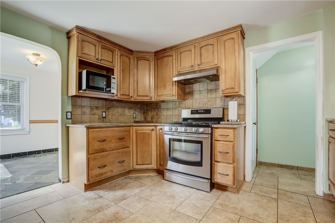 96 Doris Road Irondequoit, NY 14622 - Photo 20 of 35