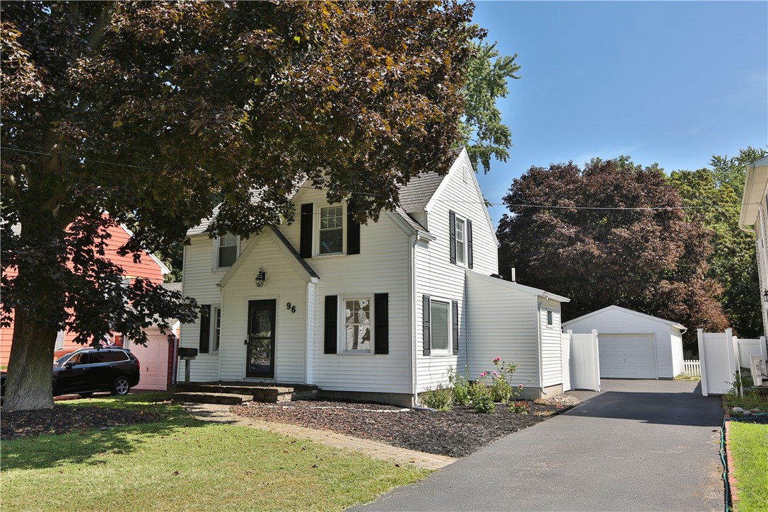 96 Doris Road Irondequoit, NY 14622 - Photo 2 of 35