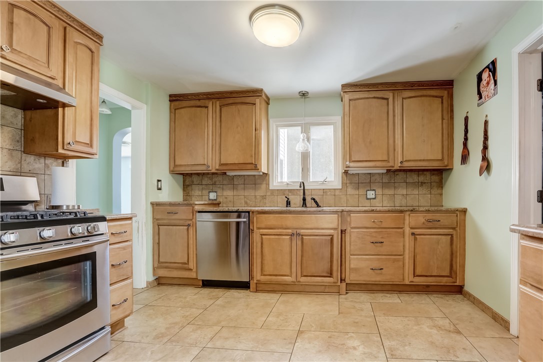 96 Doris Road Irondequoit, NY 14622 - Photo 22 of 35