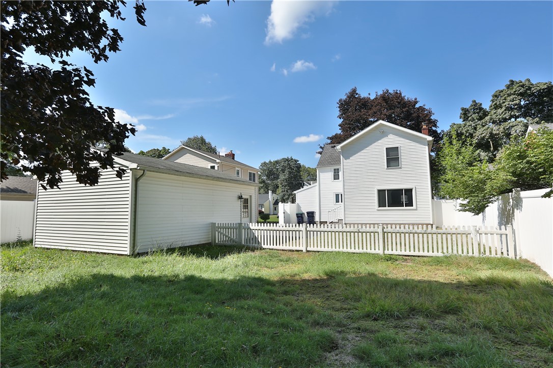 96 Doris Road Irondequoit, NY 14622 - Photo 6 of 35