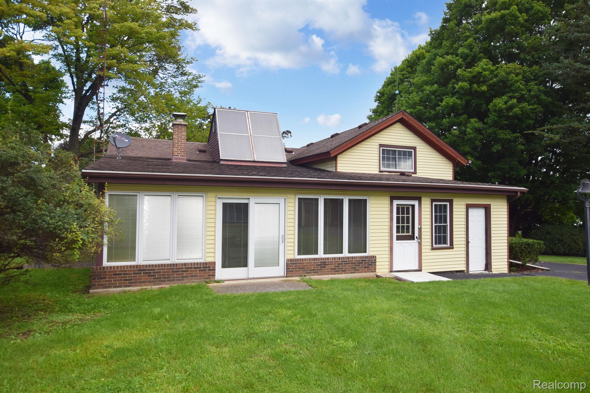 2041 Reid Road Flint, MI 48507 - Photo 12 of 24 Back of Home