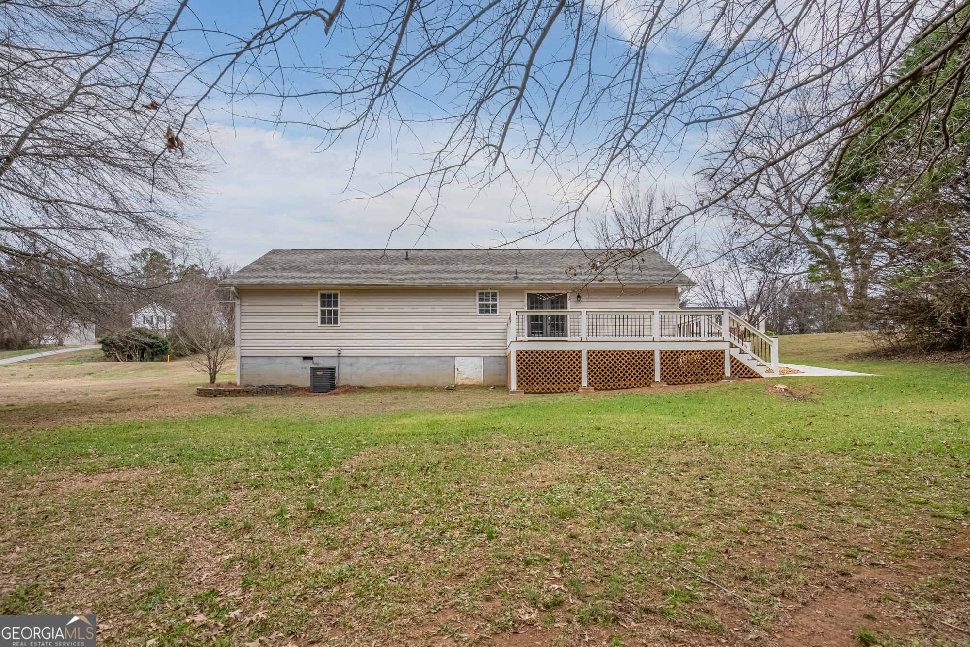 26 Jennifer Lane Rydal, GA 30171 - Photo 31 of 35 a house view with a garden space