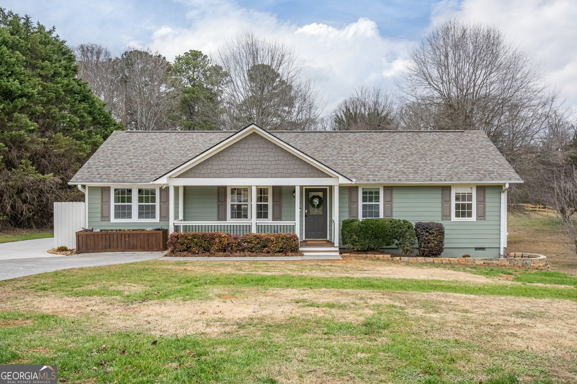 26 Jennifer Lane Rydal, GA 30171 - Photo 34 of 35 a front view of a house with a yard
