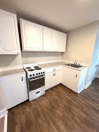 $1,650 | 39 Mead Street, Unit 1, Manchester, NH 03104