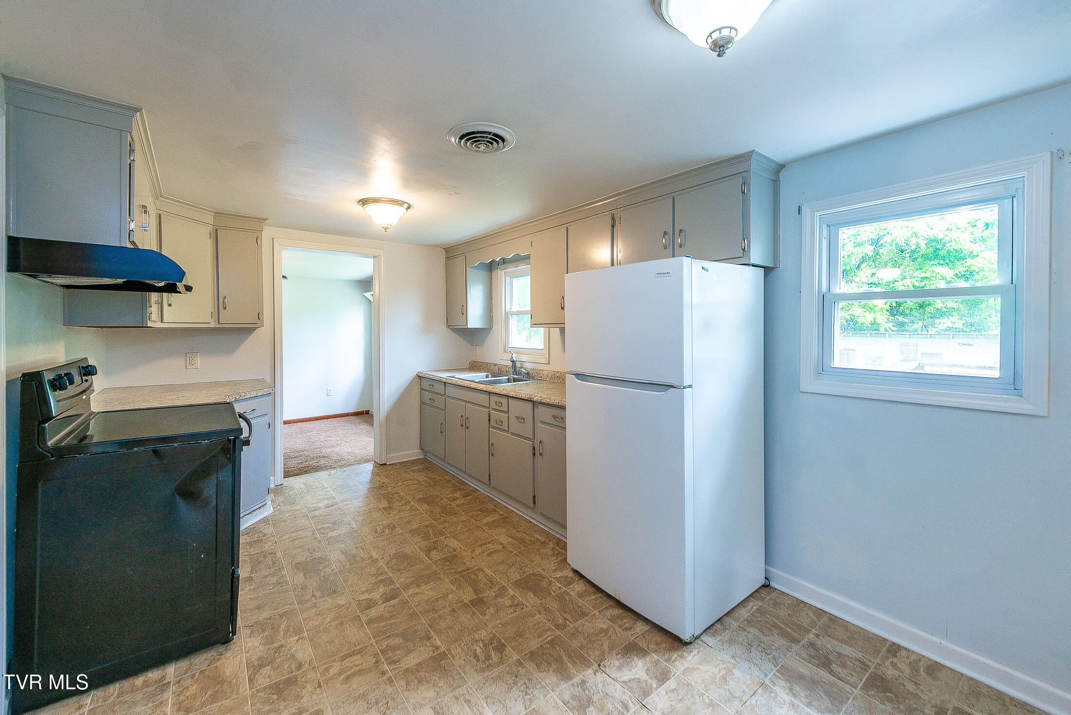 524 Old Beason Well Road Kingsport, TN 37660 - Photo 17 of 22 DSC_0409