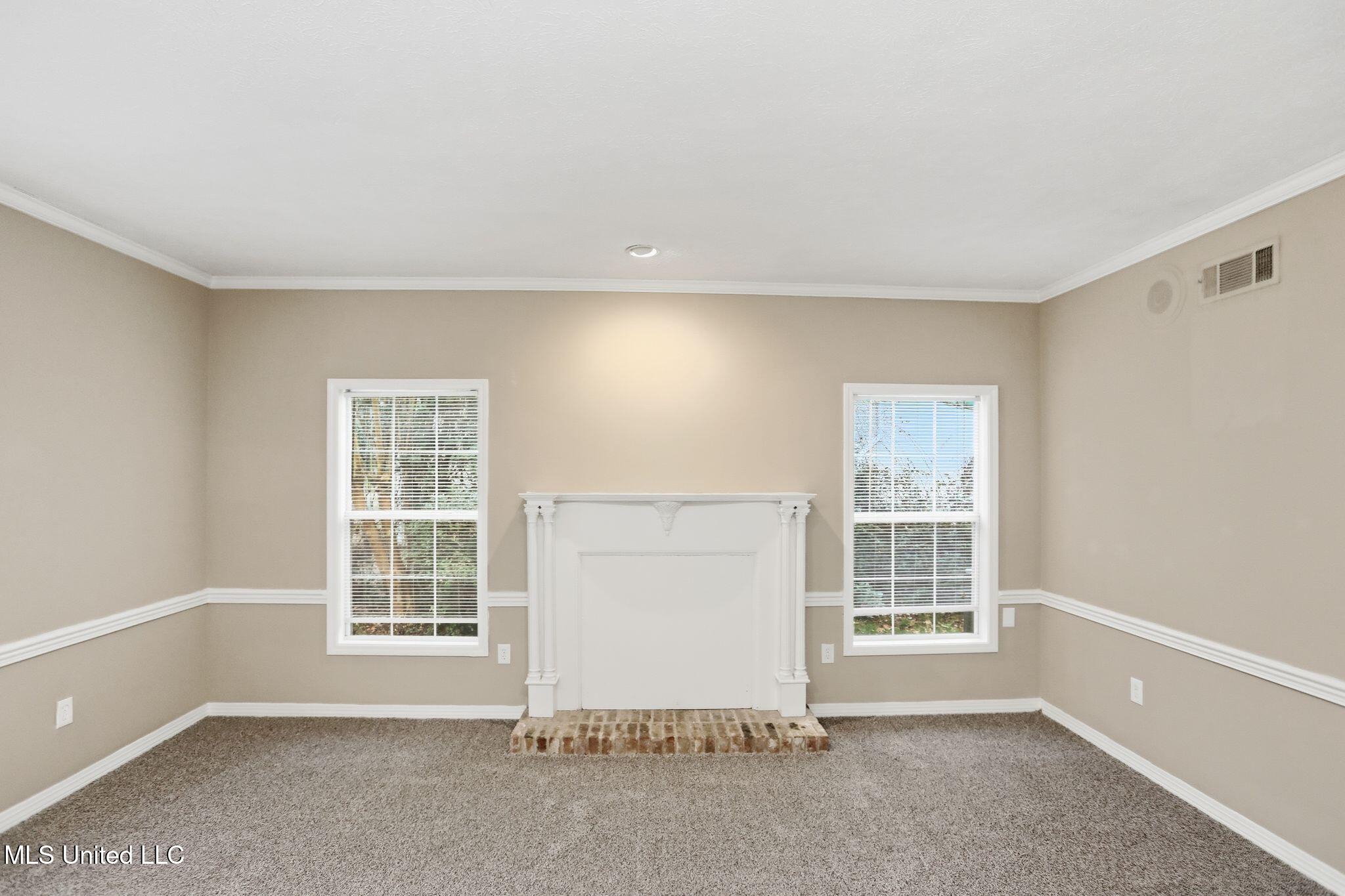 3527 Edmar Place Jackson, MS 39216 - Photo 4 of 61 11_3527_Edmar_Pl_Jackson_MS_39216-Living