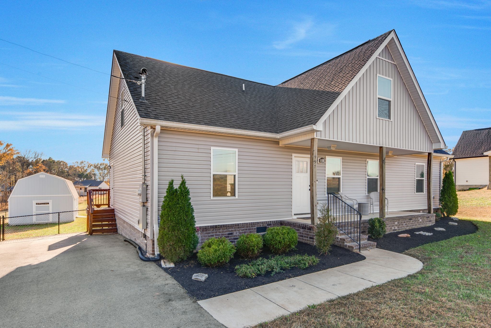 997 State Highway 99 Waynesboro, TN 38485 - Photo 2 of 33 a view of a house with a yard