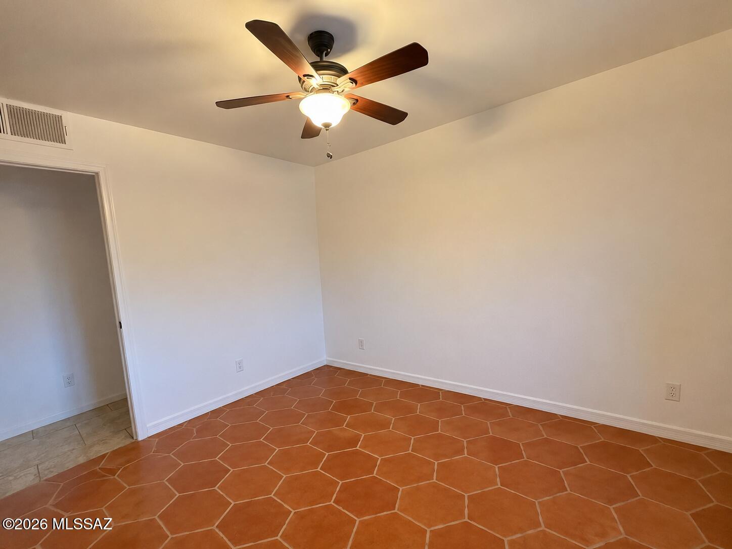 4431 North Swan Road Tucson, AZ 85718 - Photo 13 of 25