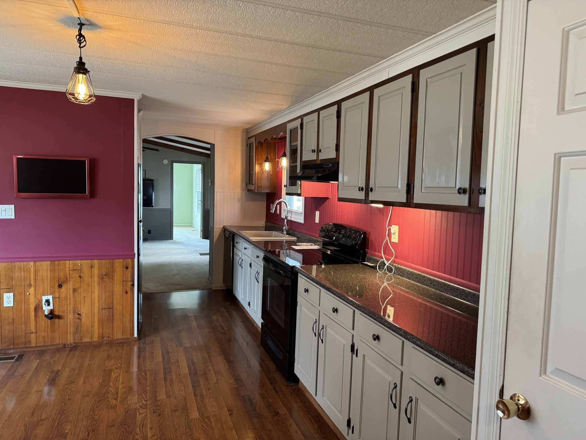 7 Minute Man Road Taunton, MA 02780 - Photo 11 of 39 Gallery Image 11