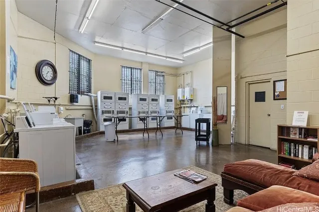 $420,000 | 1031 Maunaihi Place, Unit 801, Honolulu, HI 96822