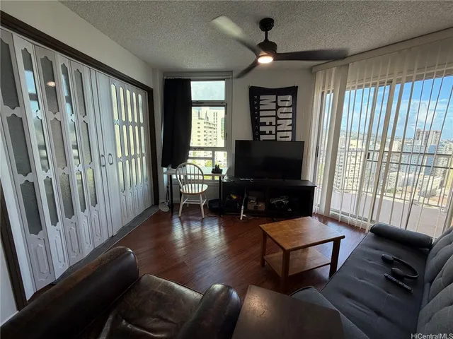 $420,000 | 1031 Maunaihi Place, Unit 801, Honolulu, HI 96822