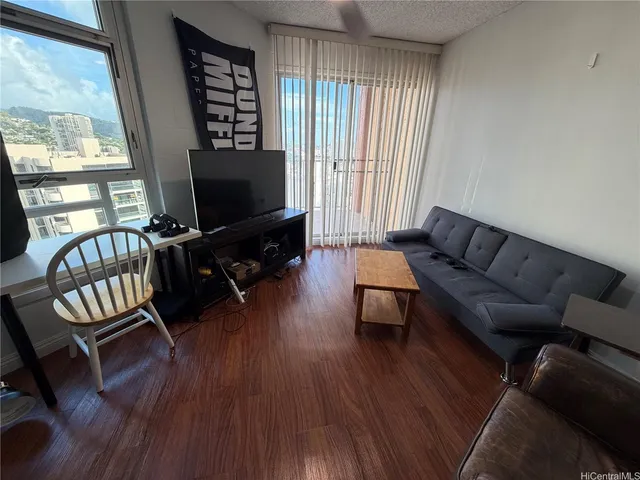$420,000 | 1031 Maunaihi Place, Unit 801, Honolulu, HI 96822