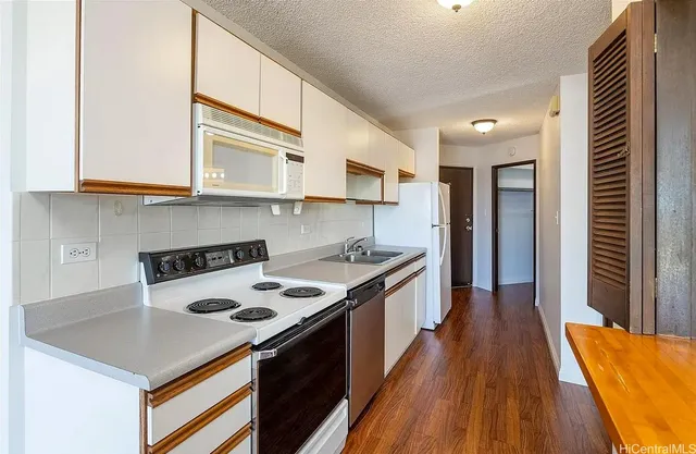 $420,000 | 1031 Maunaihi Place, Unit 801, Honolulu, HI 96822