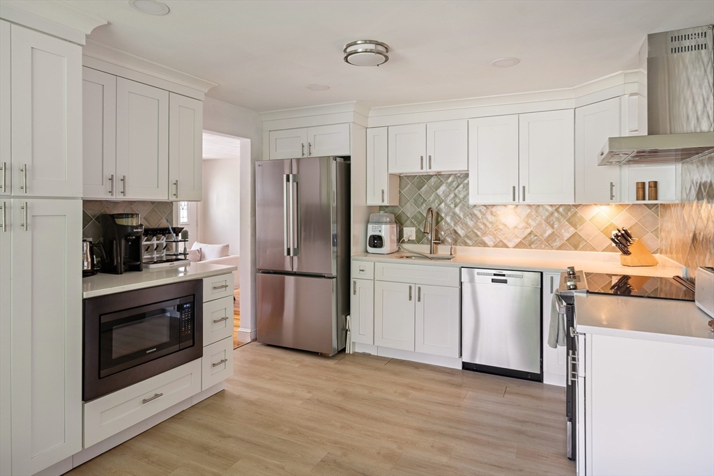 12 Karen Road Woburn, MA 01801 - Photo 2 of 33