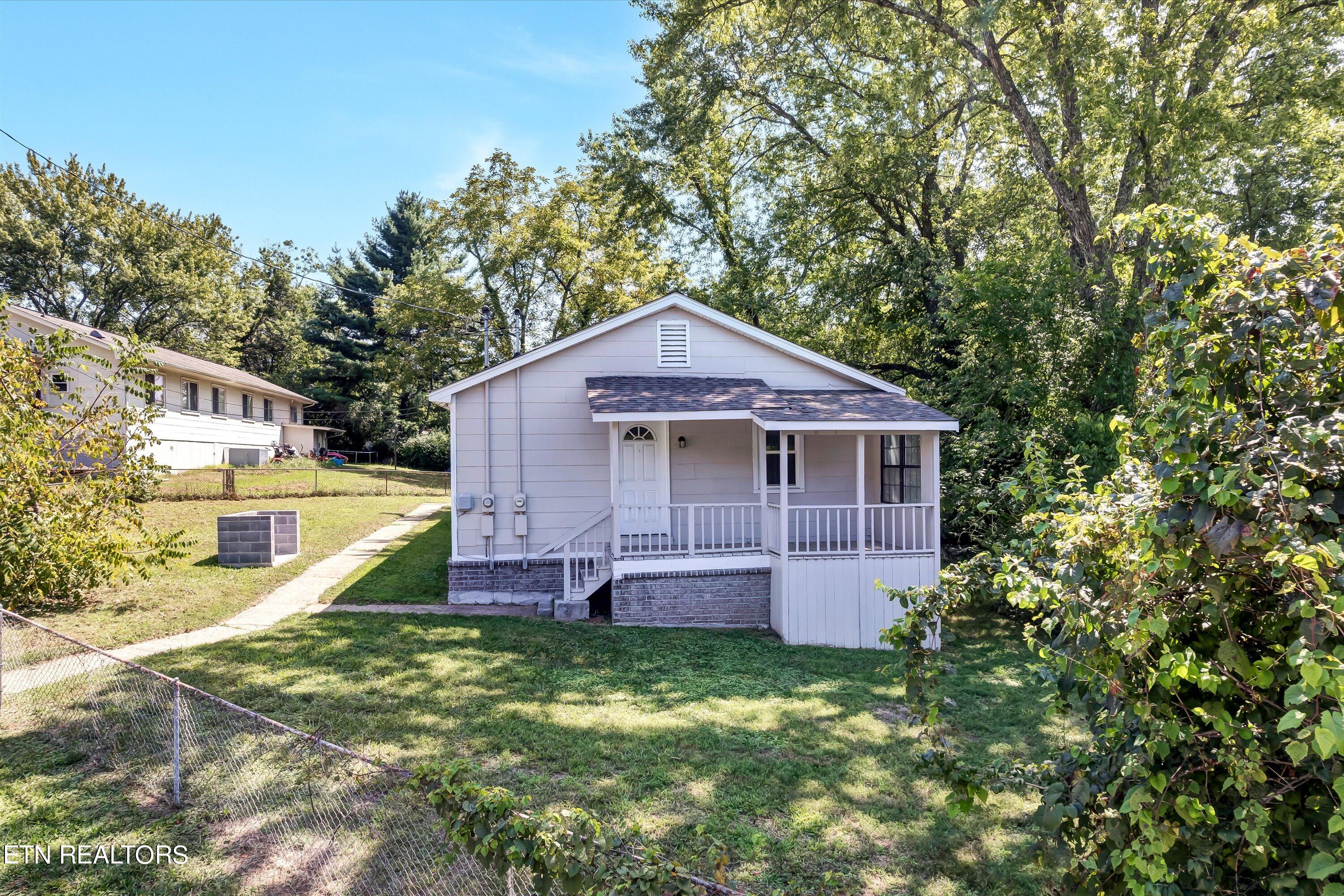 617 West Outer Drive Oak Ridge, TN 37830 - Photo 2 of 28 02-617 W Outer Ridge-2
