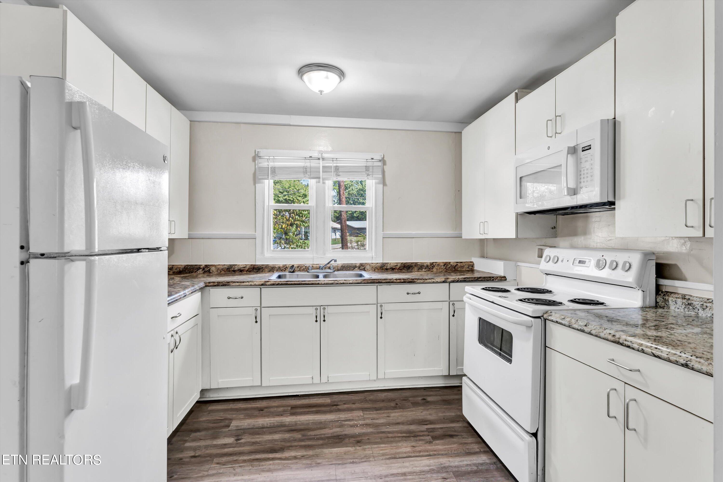 617 West Outer Drive Oak Ridge, TN 37830 - Photo 8 of 28 08-617 W Outer Ridge-8