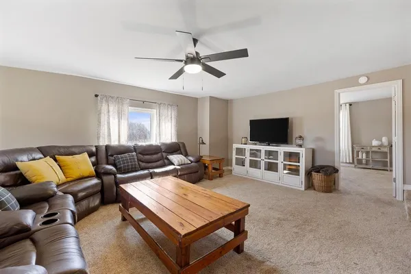$1,100,000 | S2901 Semling Lane, Fountain City, WI 54629