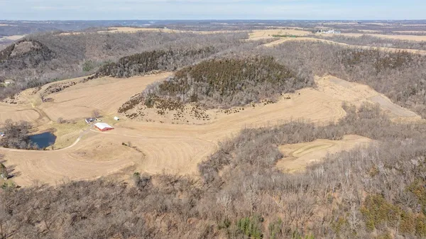 $1,100,000 | S2901 Semling Lane, Fountain City, WI 54629
