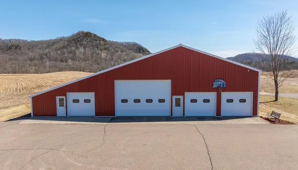 $1,100,000 | S2901 Semling Lane, Fountain City, WI 54629
