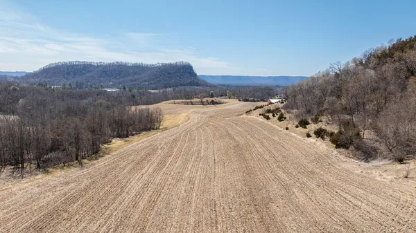 $1,100,000 | S2901 Semling Lane, Fountain City, WI 54629