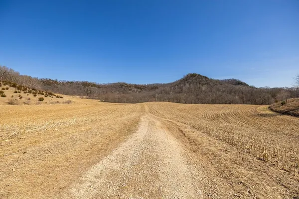 $1,100,000 | S2901 Semling Lane, Fountain City, WI 54629