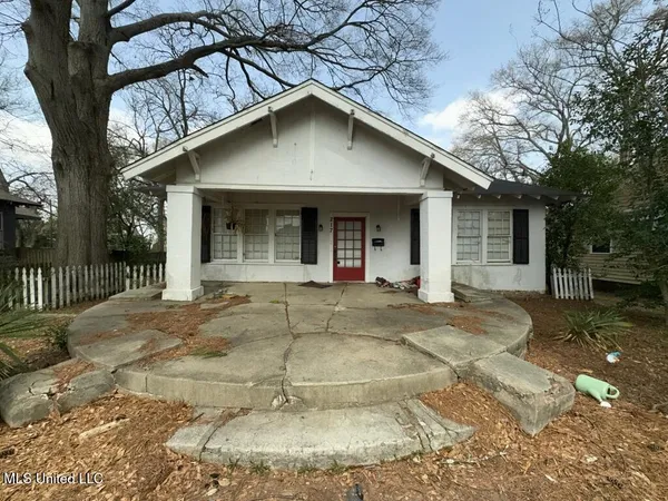 $99,900 | 217 East Center Street, Canton, MS 39046