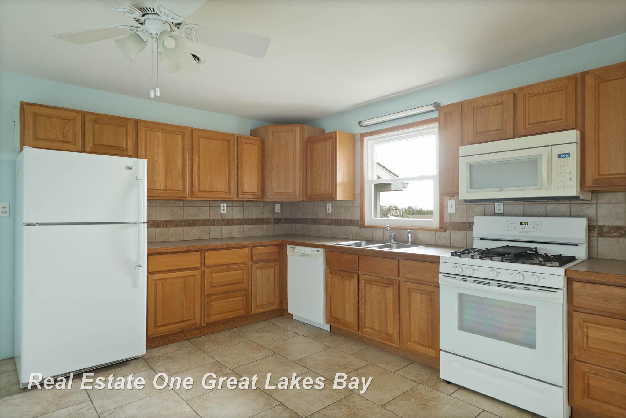 2365 West German Road Bay City, MI 48708 - Photo 14 of 50 50172130-ae325a17-0cd2-4664-a143-907e4f39af3a.JPG