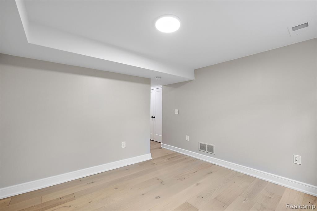 6280 Commerce Road West Bloomfield, MI 48324 - Photo 65 of 67