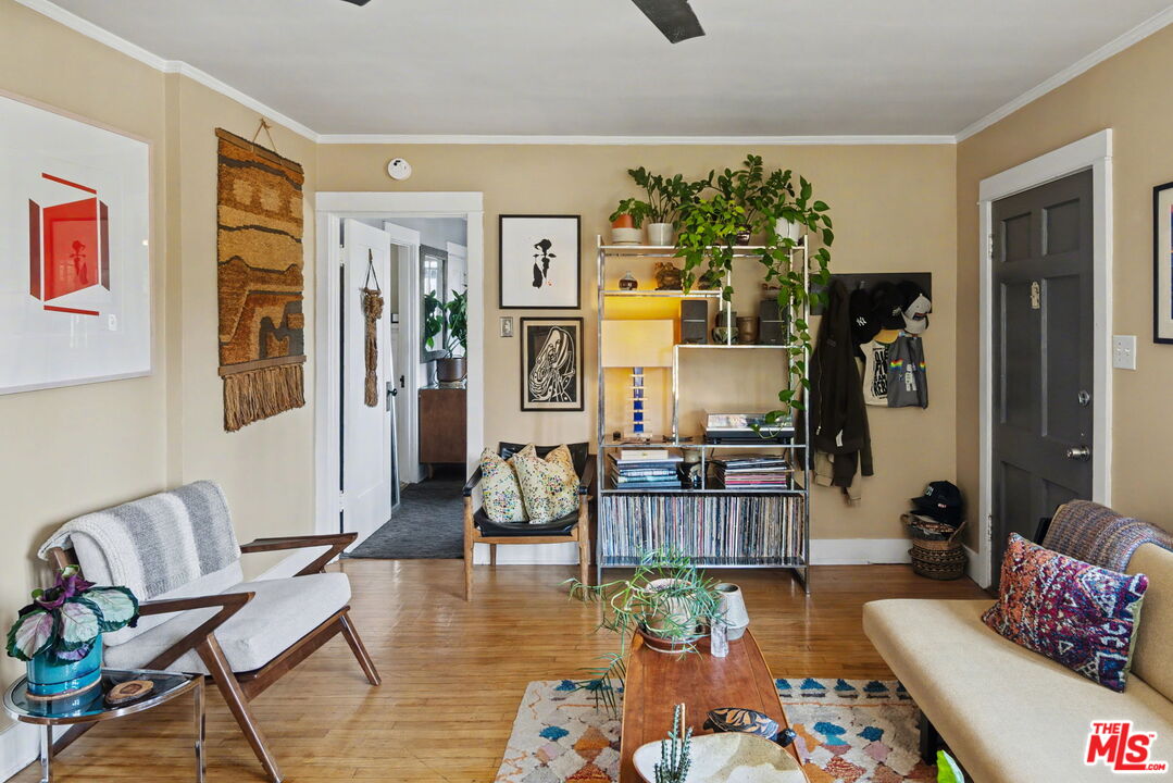 2449 Riverside Place Los Angeles, CA 90039 - Photo 6 of 42