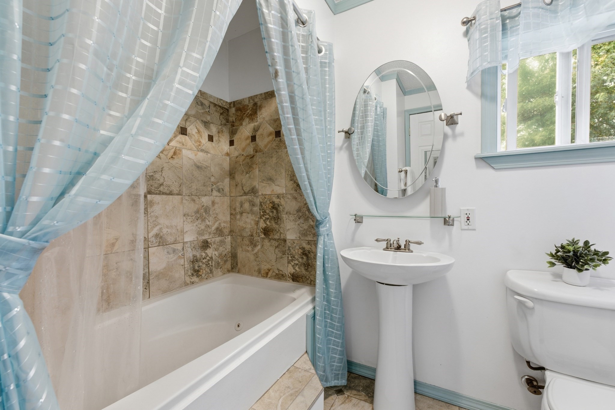 66 Barrison Street Springfield, MA 01109 - Photo 14 of 42 Gallery Image 14