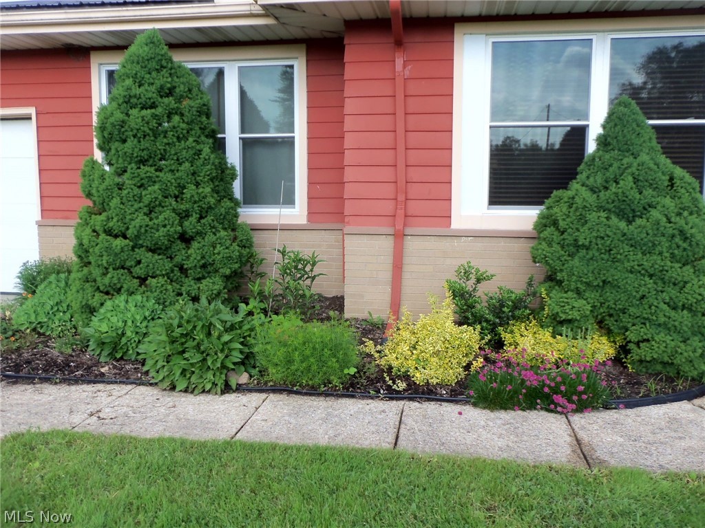 12911 Forest Road Burton, OH 44021 - Photo 7 of 32