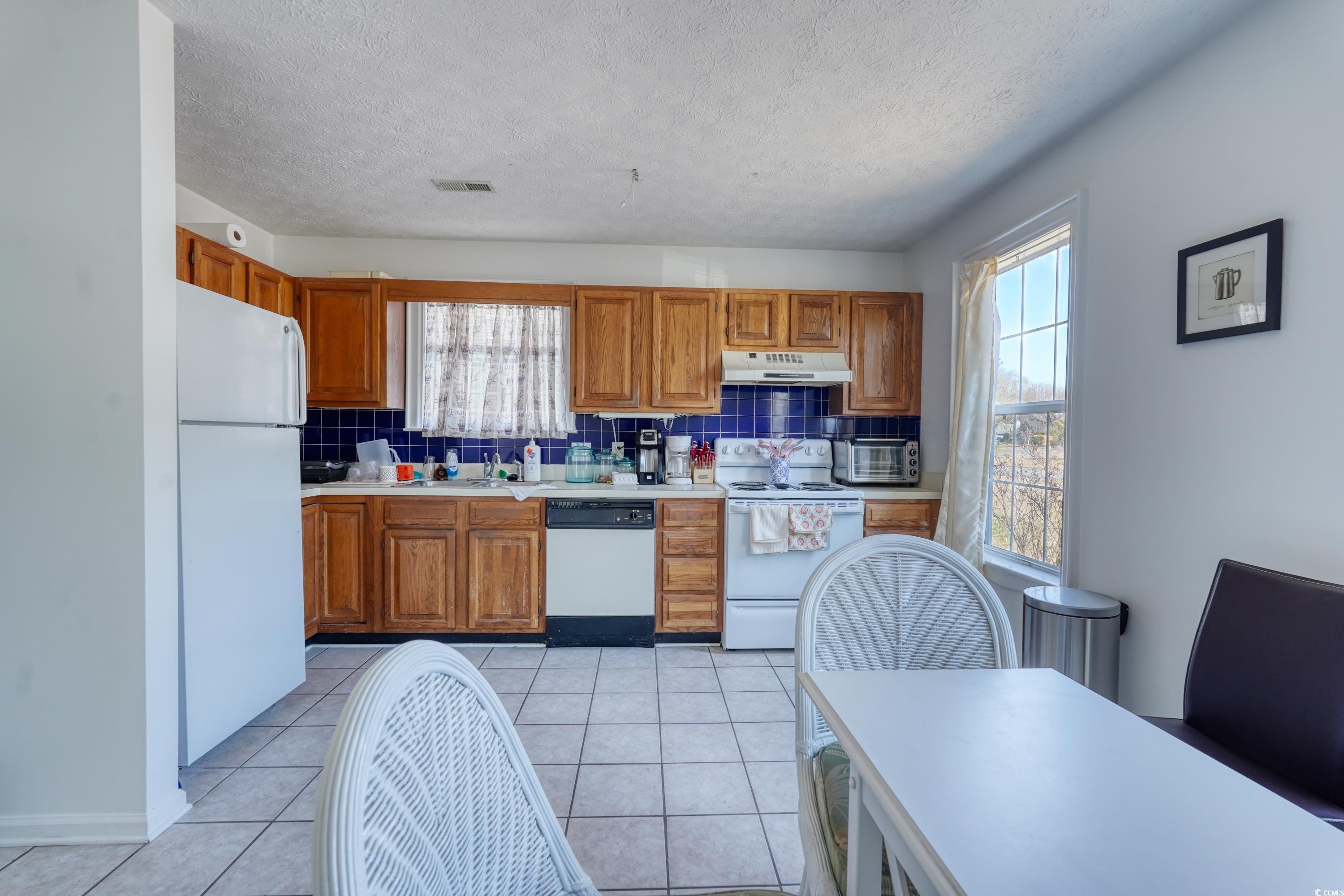 9702 Rutledge Court Murrells Inlet, SC 29576 - Photo 4 of 20