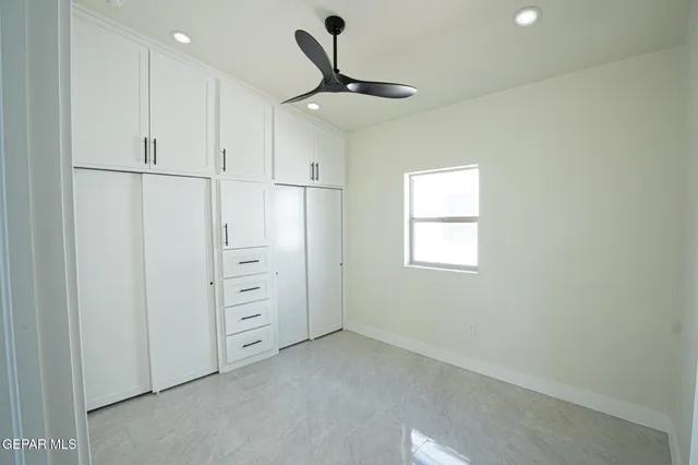 a view of a decorative light in a room