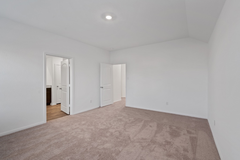 14013 John Aregood Pass Elgin, TX 78621 - Photo 14 of 31