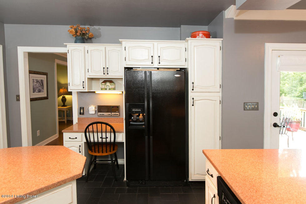 805 Foxgate Road Louisville, KY 40223 - Photo 10 of 38 668A9982