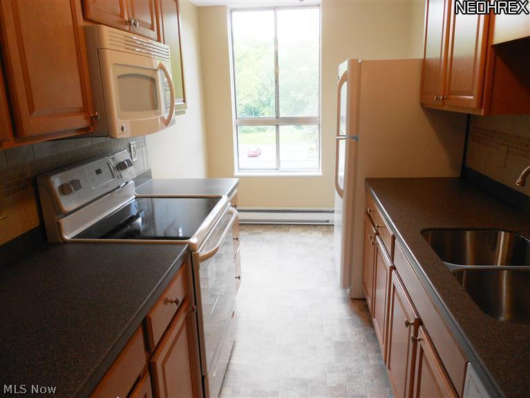3068 Kent Road, Unit 402 Stow, OH 44224 - Photo 8 of 14